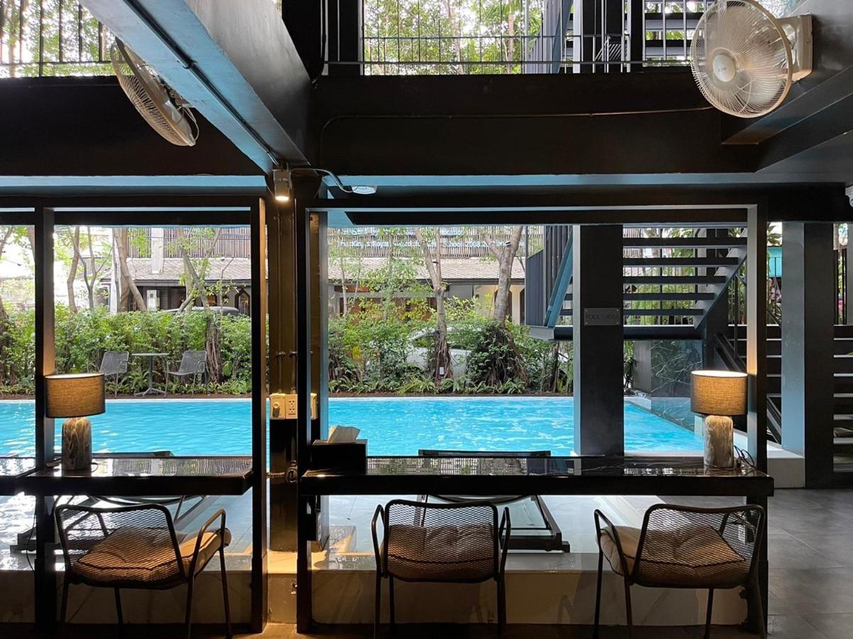 Por Santitham Hotel